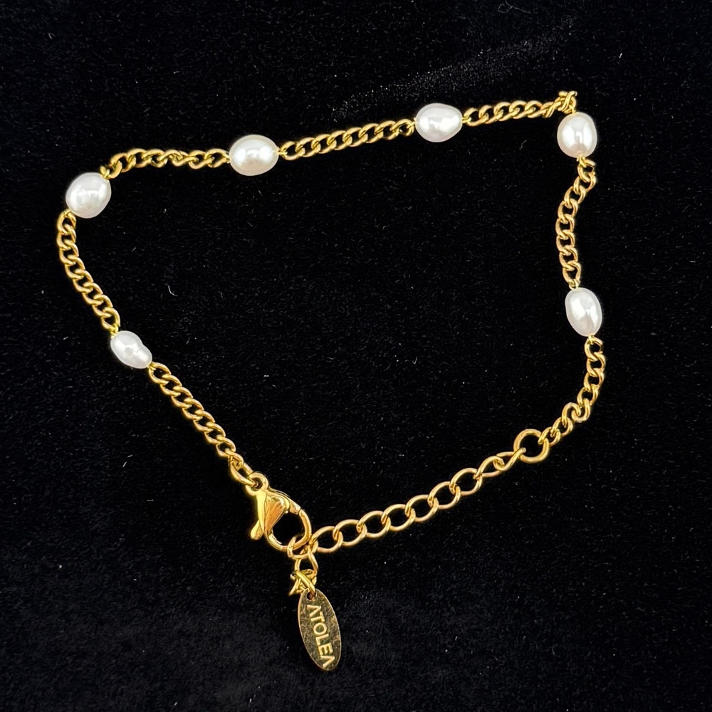 NWOT Atolea Lovina Freshwater Pearl Bracelet